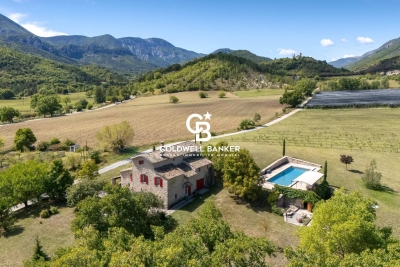 Maison &agrave; vendre &agrave; SISTERON  - 6 pi&egrave;ces - 220 m&sup2; 