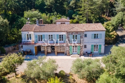 Maison à vendre à MANDELIEU-LA-NAPOULE  - 10 pièces - 244 m² 