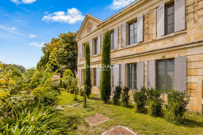Maison à vendre à ST-CHRISTOLY-MEDOC  - 10 pièces - 450 m² 
