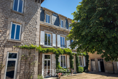 Maison à vendre à VINZIEUX  - 11 pièces - 380 m² 
