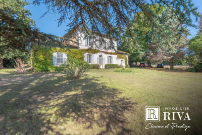 Maison à vendre à CAMBLANES-ET-MEYNAC  - 8 pièces - 220 m² 