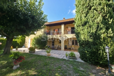 Maison à vendre à GRIGNAN  - 6 pièces - 196 m² 