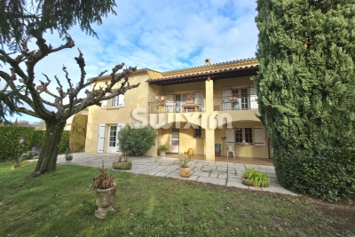 Maison &agrave; vendre &agrave; GRIGNAN  - 6 pi&egrave;ces - 196 m&sup2; 
