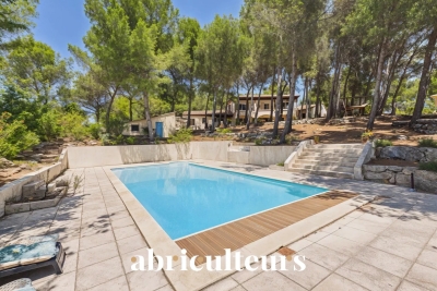 Maison à vendre à VENTABREN  - 8 pièces - 284 m² 