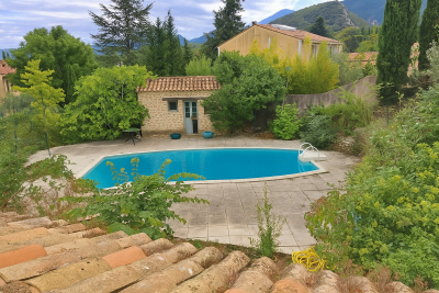 Maison à vendre à MALAUCÈNE Montfavet Pericentre - 6 pièces - 140 m² 