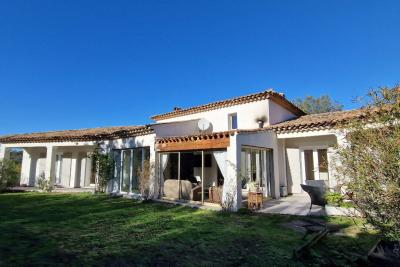 Maison &agrave; vendre &agrave; LE PLAN-DE-LA-TOUR  - 8 pi&egrave;ces - 205 m&sup2; 
