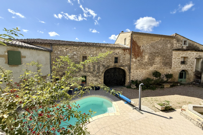Maison à vendre à UZÈS  - 17 pièces - 510 m² 