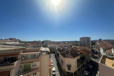 Appartement à vendre à HYÈRES Le Capet - 3 pièces - 74 m² 