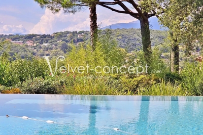 Maison à vendre à ANTIBES  - 8 pièces - 288 m² 
