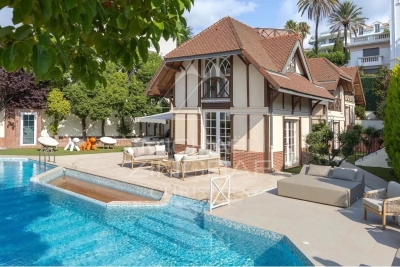 Maison à vendre à CANNES  - 9 pièces - 250 m² 