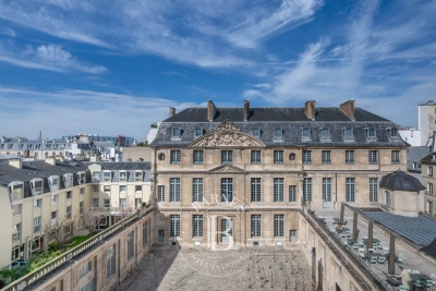 Apartment for sale in PARIS 3EME Les Archives 1 - 5 rooms - 145 m² 