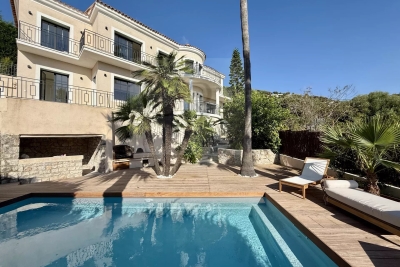 Maison à vendre à Roquebrune-Cap-Martin   238 m² 