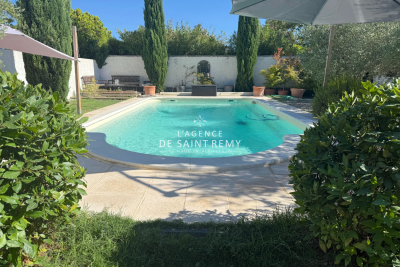 Maison à vendre à MOLLÉGÈS Ouest - 4 pièces - 101 m² 