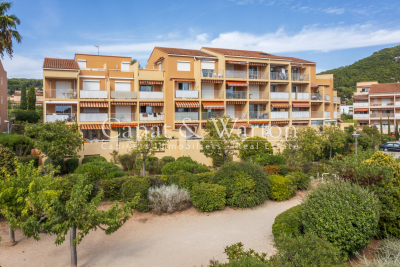 Appartement à vendre à CARQUEIRANNE Évenos - 2 pièces - 30 m² 