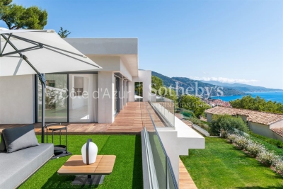 Maison à vendre à ROQUEBRUNE-CAP-MARTIN  - 6 pièces - 239 m² 