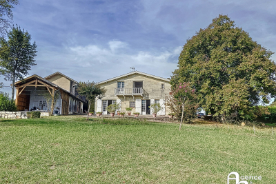 Maison à vendre à POMPIGNAC  - 12 pièces - 332 m² 