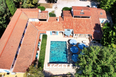 Commerce &agrave; vendre &agrave; LE VAL  - 23 pi&egrave;ces - 700 m&sup2; 