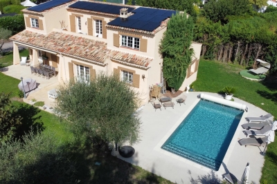 Maison à vendre à LA ROQUETTE-SUR-SIAGNE  - 7 pièces - 231 m² 