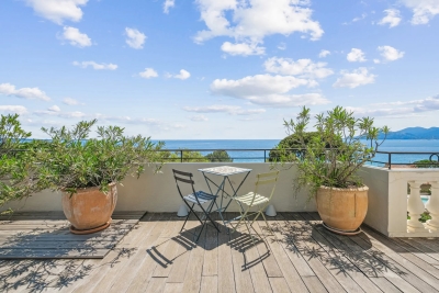 Apartment for sale in CANNES  - 5 rooms - 135 m&sup2; 