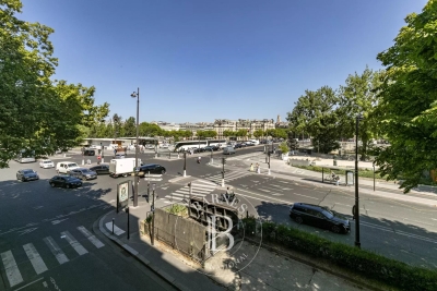 Appartement à vendre à PARIS 7EME Pont de Flandre 8 - 6 pièces - 202 m² 