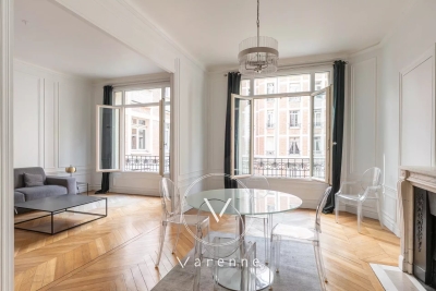 Appartement à vendre à PARIS 7EME  - 4 pièces - 92 m² 