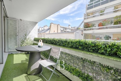 Appartement à vendre à PARIS 7EME Clignancourt 3 - 2 pièces - 64 m² 