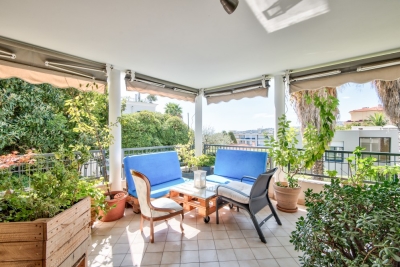 Apartment for sale in NICE Magagnosc - 4 rooms - 102 m² 