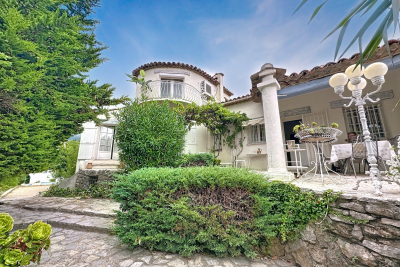 House for sale in VENCE  - 6 rooms - 180 m&sup2; 