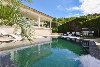 Maison à vendre à LE BEAUSSET  - 7 pièces - 233 m² 