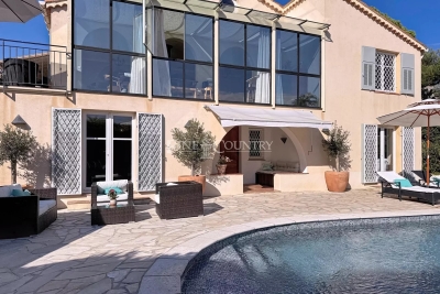 Maison à vendre à CAP D'ANTIBES Peillon - 7 pièces - 300 m² 