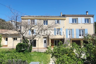 Maison &agrave; vendre &agrave; NYONS  - 8 pi&egrave;ces - 191 m&sup2; 