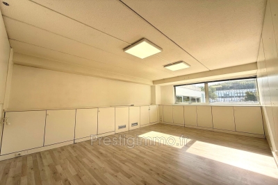 Commerce à louer à VALLAURIS   - 24 m² 