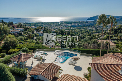 Maison à vendre piscine vue panoramique mer cannes 