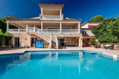 Maison à vendre à NICE  - 10 pièces - 443 m² 