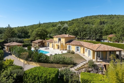 House for sale in FAYENCE Fayence - 6 rooms - 220 m² 