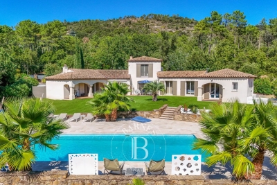 House for sale in LE MUY   - 205 m² 