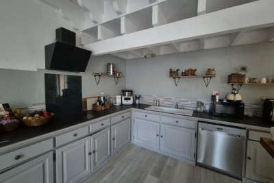 Maison à vendre à ST-MARTIN-DE-SESCAS  - 5 pièces - 150 m² 