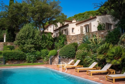Villa à Ramatuelle &agrave; louer à partir de 24 138 € / semaine, Photo 3