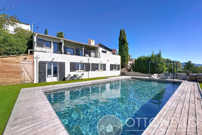 Maison à vendre à ROQUEBRUNE-SUR-ARGENS Ecarts - 5 pièces - 132 m² 