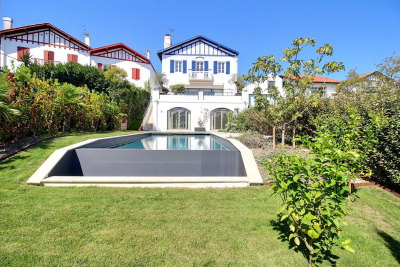 Maison à vendre à ST-JEAN-DE-LUZ  - 6 pièces - 220 m² 