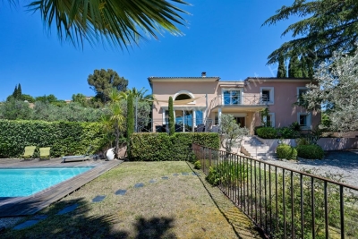 Maison à vendre à EGUILLES Centre Ancien-Cros-Lotins - 6 pièces - 190 m² 