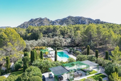 House for sale in EYGALIÈRES Saint-Jerome  - 279 m² 