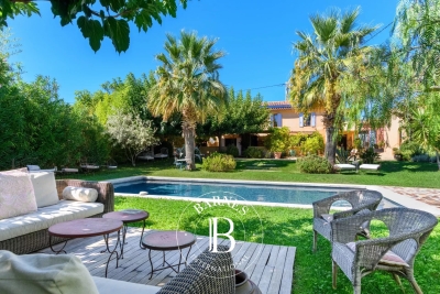 Maison &agrave; vendre &agrave; ST-CYR-SUR-MER  - 15 pi&egrave;ces - 392 m&sup2; 