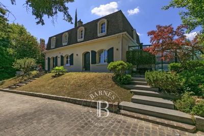 Maison à vendre à GARCHES  - 7 pièces - 370 m² 