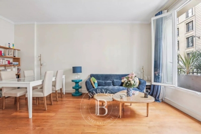 Appartement à vendre à PARIS 7EME Folie Mericourt 11 - 2 pièces - 53 m² 