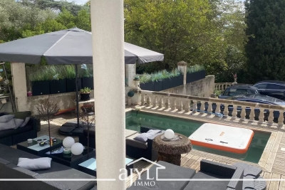 Maison à vendre à ST-CYR-SUR-MER Zone Est Diffuse - 5 pièces - 160 m² 