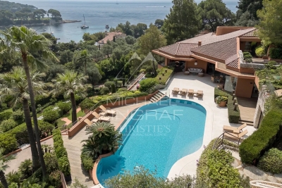 Maison à louer à ST-JEAN-CAP-FERRAT Tenao Inferieur - 18 pièces - 830 m² 