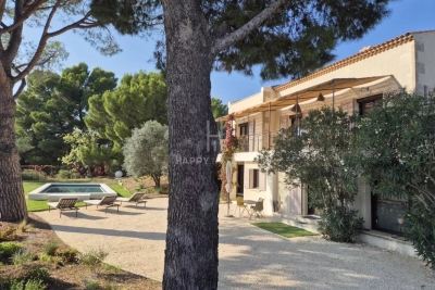 Maison à vendre à MAUSSANE-LES-ALPILLES  - 9 pièces - 300 m² 