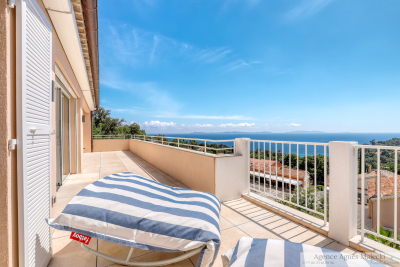 Appartement à vendre à RAYOL-CANADEL-SUR-MER Ecarts - 5 pièces - 195 m² 