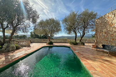 Maison à vendre à MOUGINS  - 5 pièces - 260 m² 